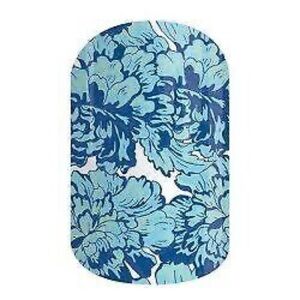 𝅺jamberry Blue and White Floral Nail Wraps - Something Blue
